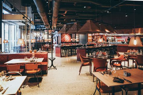 difference  bar  restaurant  facts