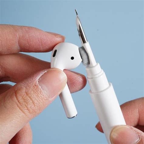 Dịch vụ vệ sinh tai nghe Apple Airpods 1 2 3 Pro chuyên nghiệp lấy ngay