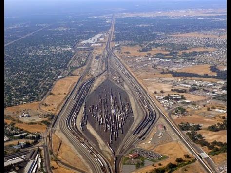 Conheça um dos maiores pátios ferroviários do mundo na Pensilvânia EUA