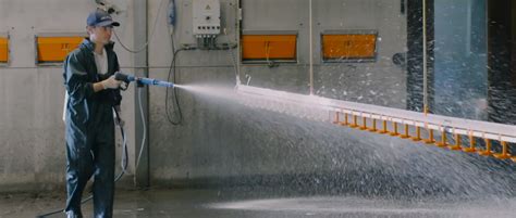 Disinfectant Spray In Poultry