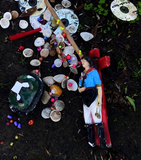 Destrozaron El Santuario Del Gauchito Gil En La Plata De Alguna U Otra