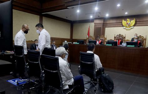 Sidang Perdana Kasus Korupsi Minyak Goreng