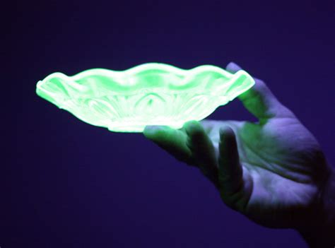 Hello Vintage: Uranium glass glow!