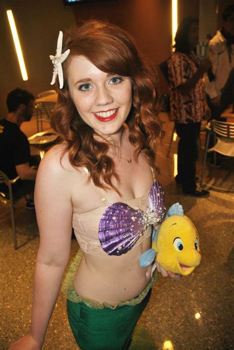 Pessimist Incarnate Hot Nerdy Girls At Comicon This Year