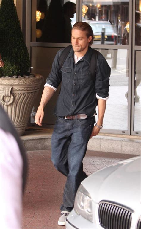 Charlie Leaving A Hotel In London Aug Charlie Hunnam Charlie