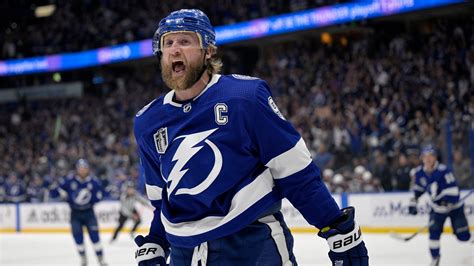 Nhl Free Agency Predators Sign Steven Stamkos And Jonathan Marchessault