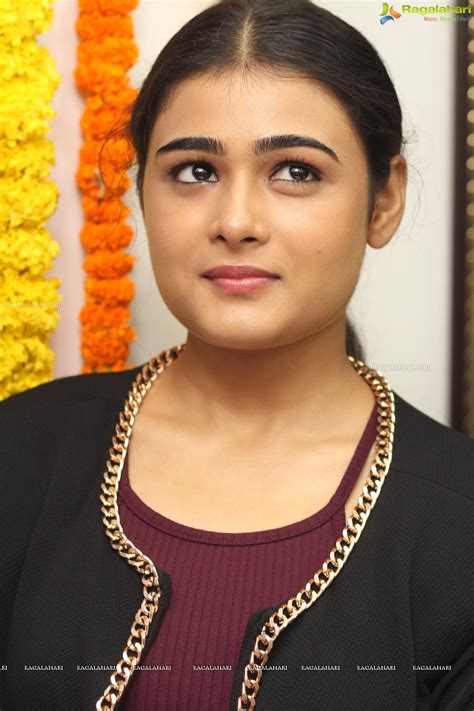 Shalini Pandey Wallpapers Wallpaper Cave