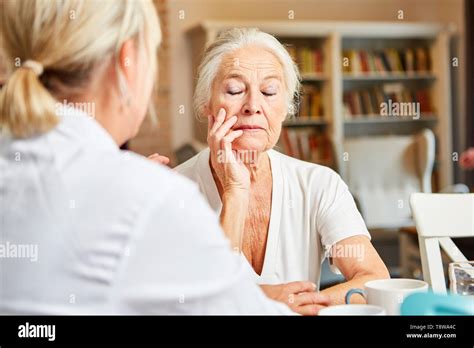 Alzheimers Disease Treatment Hi Res Stock Photography And Images Alamy