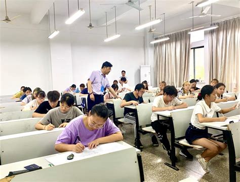 以考风促学风——校领导巡视期末考试工作 台州学院教务处