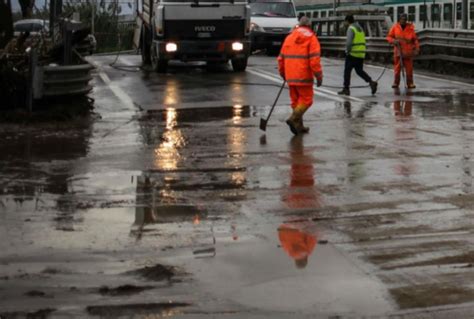 Maltempo In Liguria Nubifragi E Frane Tiscali Notizie