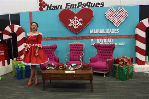 Presenta Manualidades y Navidad y Naviempaques una villa navideña