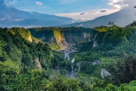 4 Destinasi Wisata Alam Di Sumatera Barat Paling Favorit Dari Danau