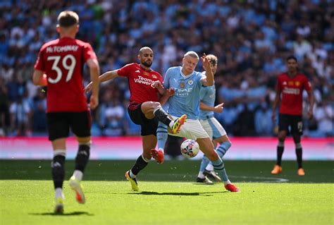 Amrabat Transfer Utd Yet To Communicate Midfielder Decision