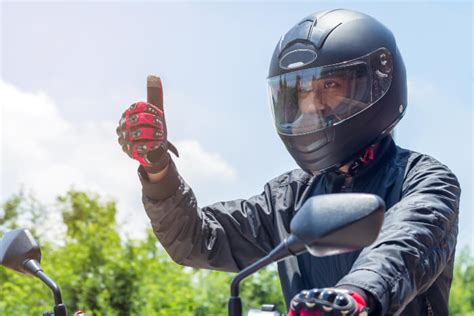 6 Consejos De Seguridad Para Motociclistas Seguros Sura Colombia