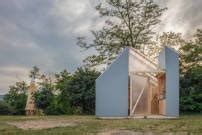 Protoyp Von Ir Arquitectura In Ungarn Autark Mit Holz Und