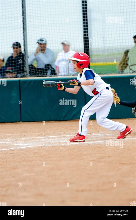 Little Boy Playing Baseball Hi Res Stock Photography And Images Alamy