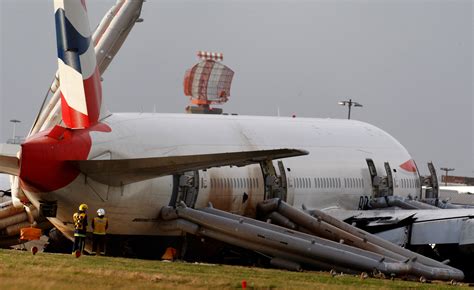 Boeing 777 among safest planes to ever fly even after Emirates crash - Business Insider