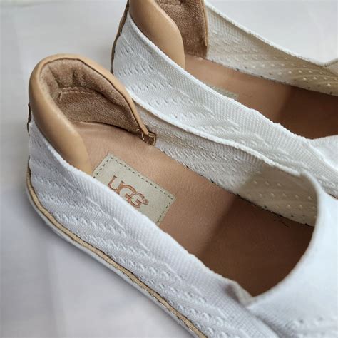 Ugg Womens Sammy White Knit Slip On Casual Shoes Flat Gem