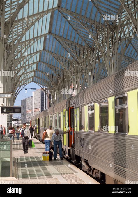 Gare do Oriente train station by architect Santiago Calatrava, Lisbon ...