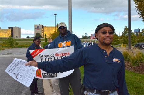 Steelworkers urge pizza boycott outside Merrillville Costco