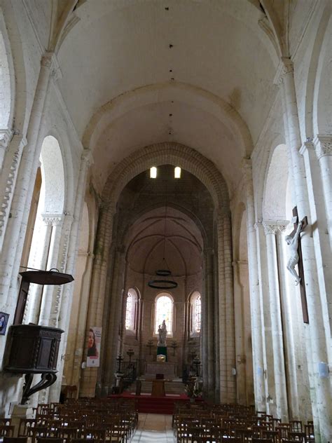 Glise Notre Dame Et Saint Junien De Lusignan