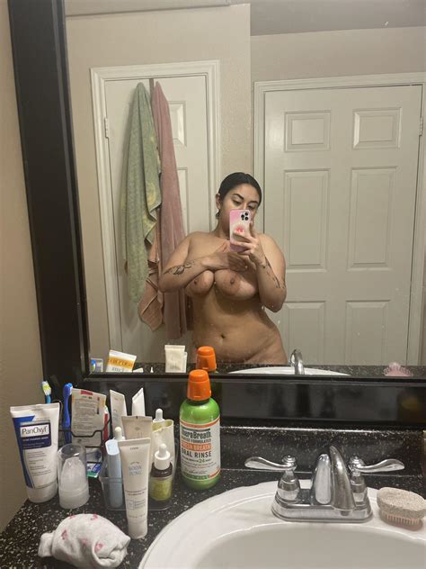 Sexy Mexicana Fresh Out The Shower 😍🚿 R Latinas