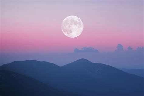 Full Strawberry Moon Tonight How To See Junes Spectacular Lunar Event