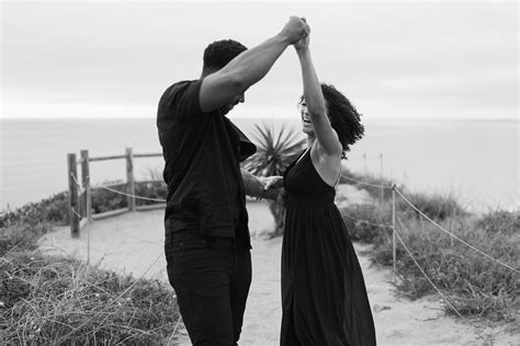 Feel Good Authentic Torrey Pines Romantic Engagement Photos Daniel Cruz La Ny Wedding