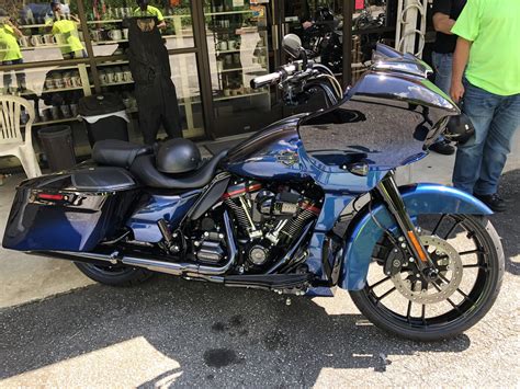 2019 Road Glide Cvo Colors