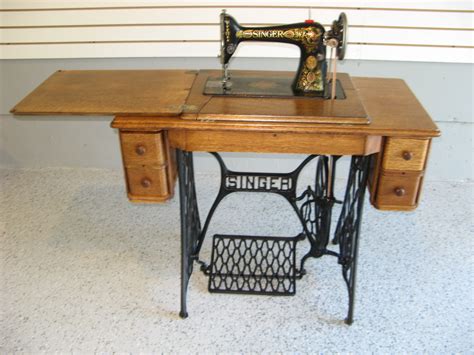 Early 1900s Singer Treadle Sewing Machine With 5 Drawer Oak Cabinet