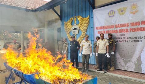 Sebanyak 909 392 Batang Rokok Illegal Dimusnahkan Oleh Bea Cukai