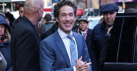 Pastor Joel Osteen S Lakewood Church Shooting Police Rush To Scene