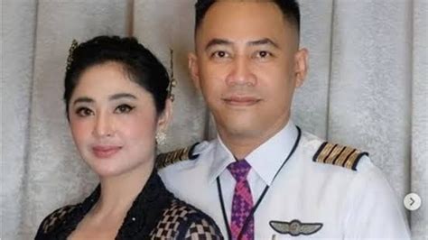 Sesumbar Soal Gaji Pacar Pilot Rp200 Juta Dewi Perssik Diledek Usai