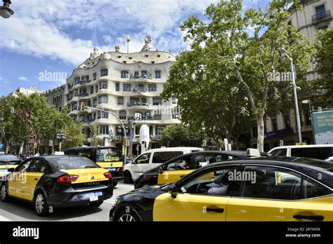 Cabs Rally In Front Of Casa Mil During A Slow March To The Government