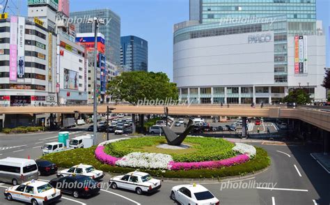 仙台駅前の植栽とペデストリアンデッキ 写真素材 4465913 フォトライブラリー Photolibrary