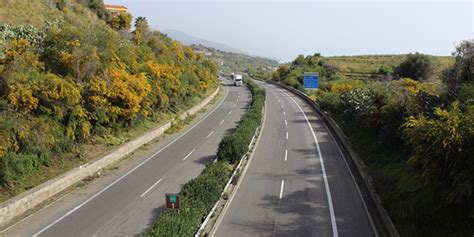 Sikilynews It Guidava A Zig Zag Ubriaco Sull Autostrada Patente