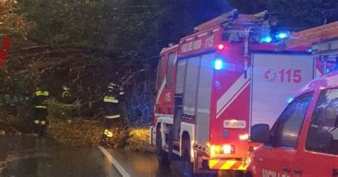 Meteo Il Maltempo Sferza L Italia Le Regioni In Allerta Cosa Ci