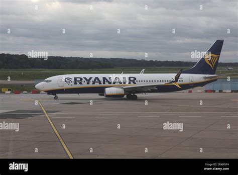 K Ln Themenfoto Urlaub Flugreise Flugzeug Ryanair K Ln Bonn