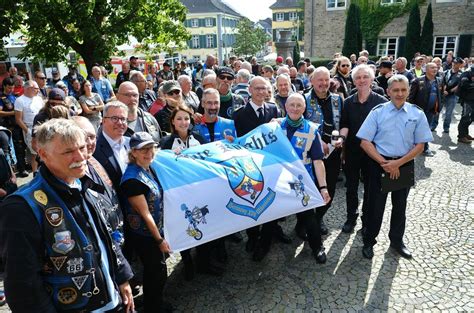 Ratingen Biker Aus Der Blaulichtfamilie Setzen Zeichen