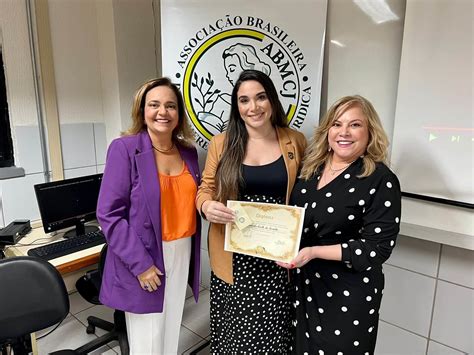 Feminino De Oficial De Justiça - Ana Karmen Fontenele é a primeira Oficiala de Justiça do Ceará a ...