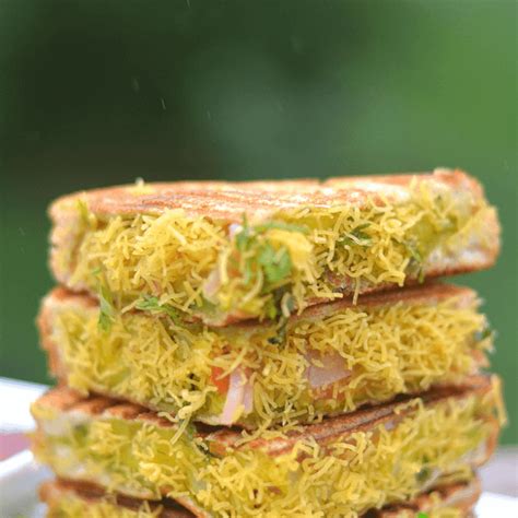 Masala Bombay Vegetable Grillled Sandwich Thebellyrulesthemind