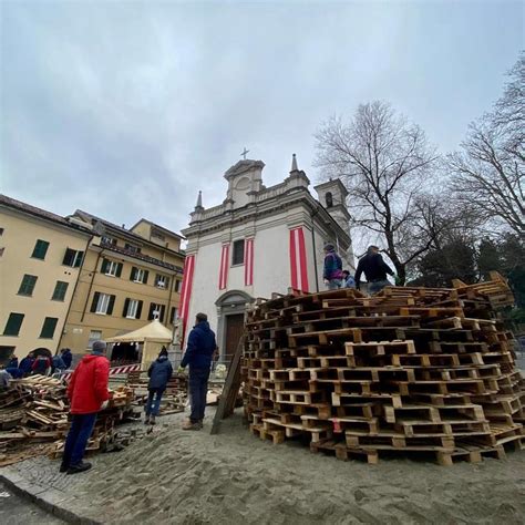 Varese Tutto Pronto Per Il Fal Di Sant Antonio Monelli Della Motta