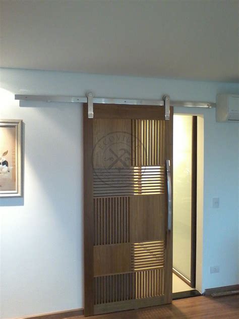 Portas Com Trilhos De Correr - Porta de correr com trilho aparente modelo especial | Ecoville Portas e ...