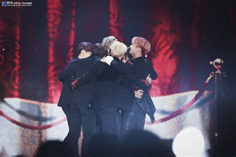 Bts Hugging Each Other Armys Amino