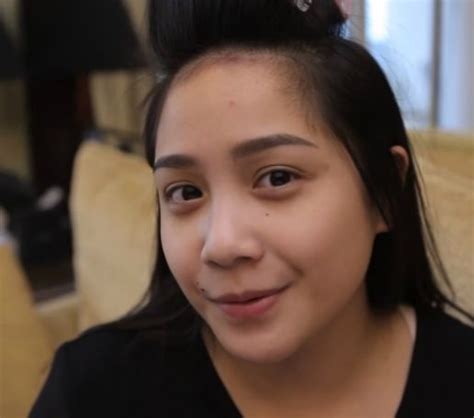 Potret Artis Tanpa Makeup Yang Justru Tambah Glowing