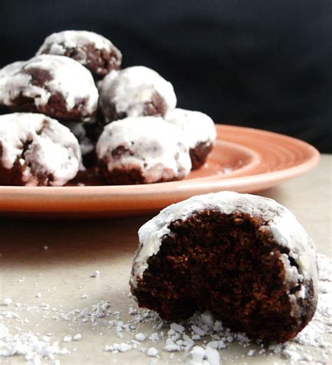 Vegan Spongy Chocolate Snowball Cakes