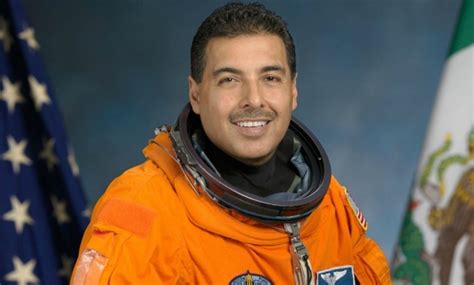 Astronauta José Hernández impulsará educación espacial en México - MVS ...