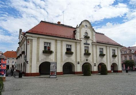 Ratusz Rynek Jarocin Ciekawostki Atrakcje Zabytki Miasto Festiwal