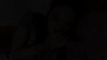 Tatuada pequeña asiática follada XVIDEOS