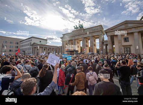 Solidarit Tskundgebung F R Israel Am Brandenburger Tor Menschen